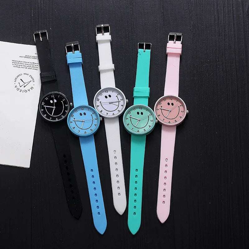 Hot New Women's Watch Fashion Luxury Smile Teenage Girl Wristwatch lovely  Comfortable Children's Watch Relogio Masculino Clock