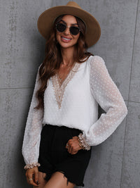 Chiffon solid color stitching lace long-sleeved shirt commuting top